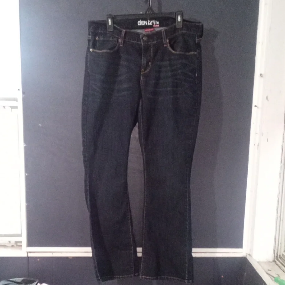 GUC Denizen Curvy boot Cut distressed jeans Size 18 - Picture 1 of 6